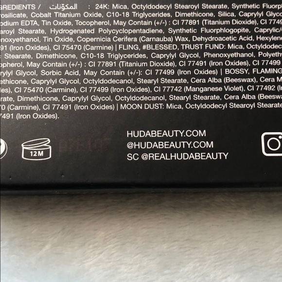 Huda Beauty  Rose Gold Shadow Pallette REAL NIB - Picture 4 of 4